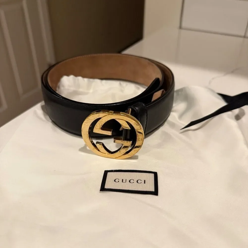 Gucci Women’s Black Belt with Interlocking G buckle